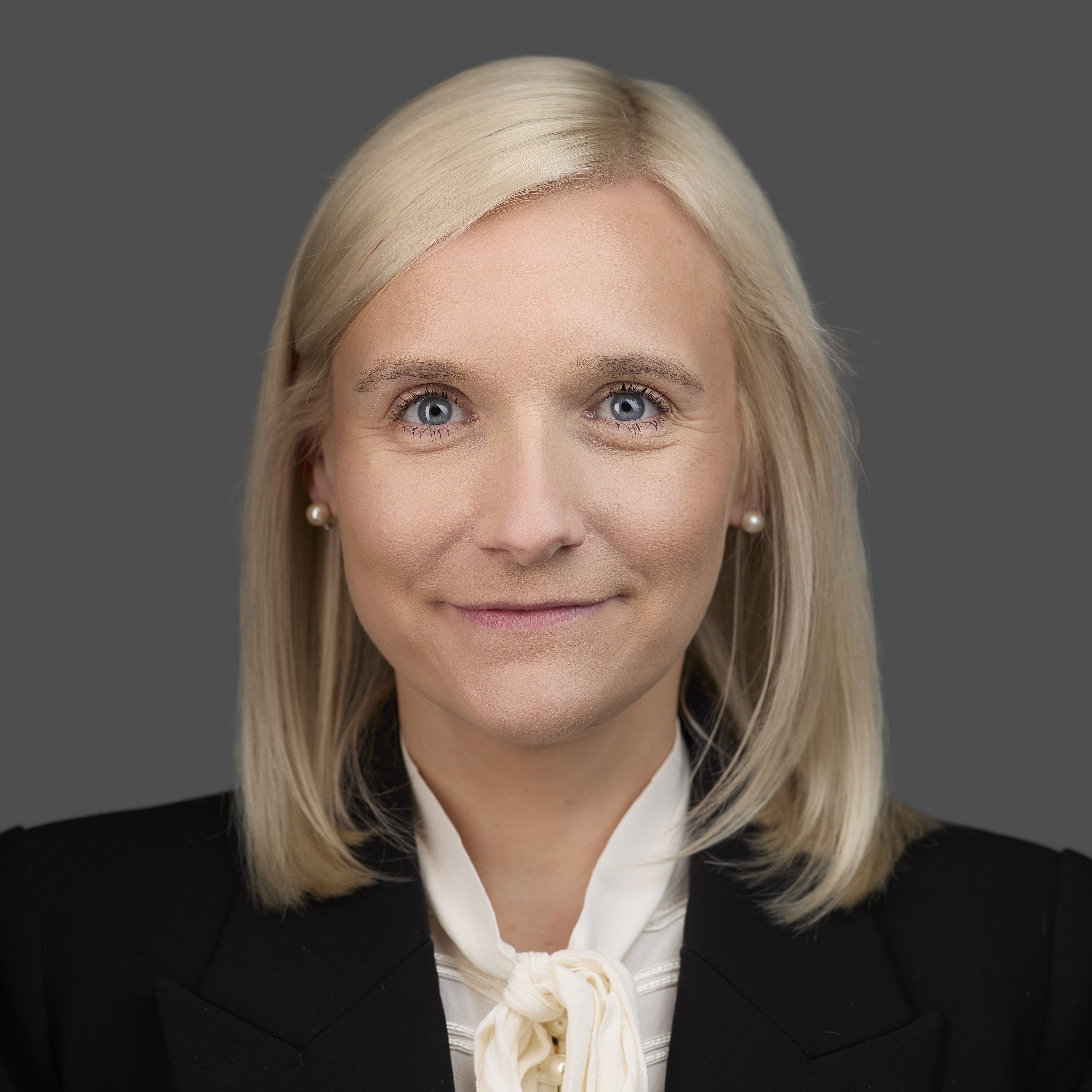 Dominique Mowle, Finance Director